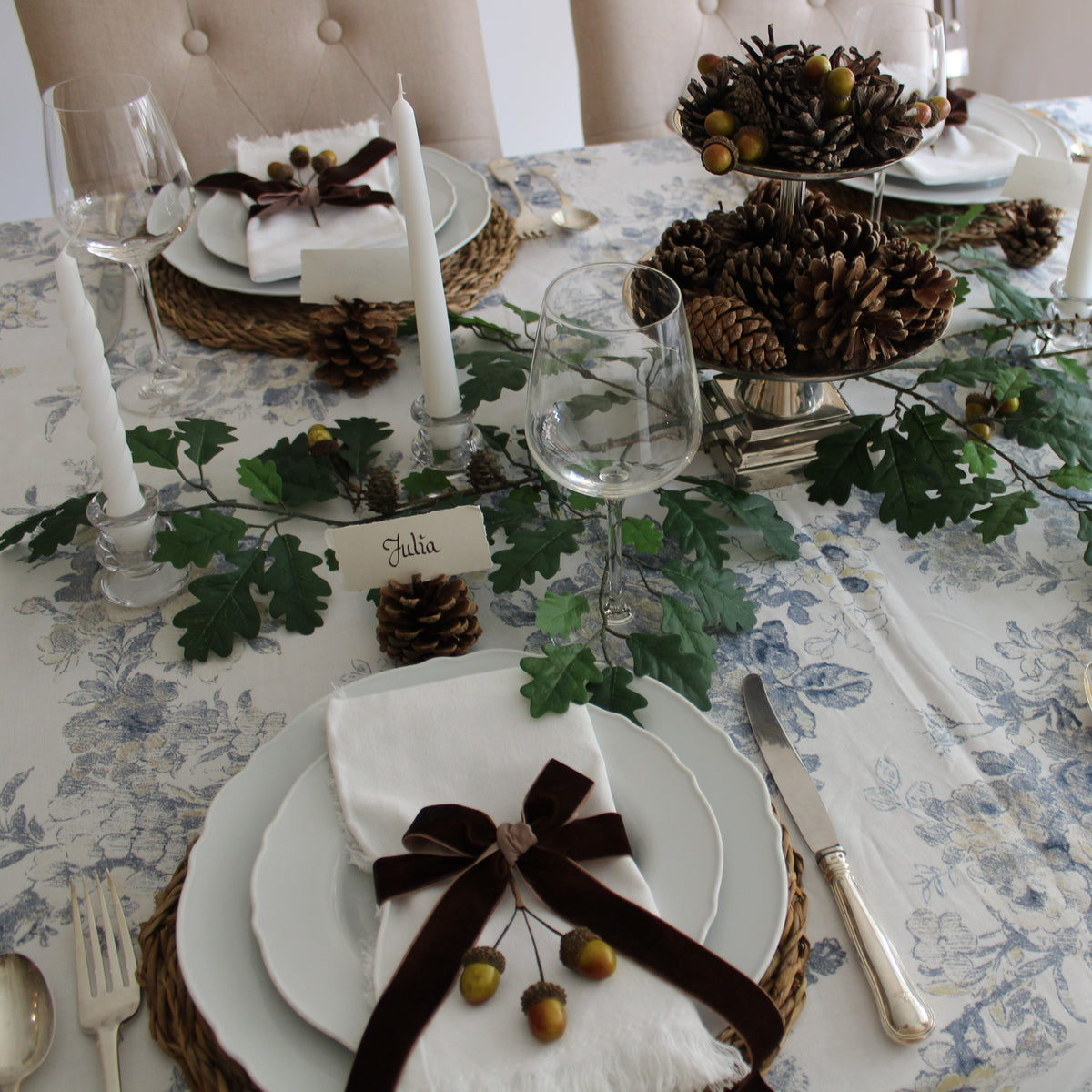 Table Stylist Oak Leaves Rental Tablescape