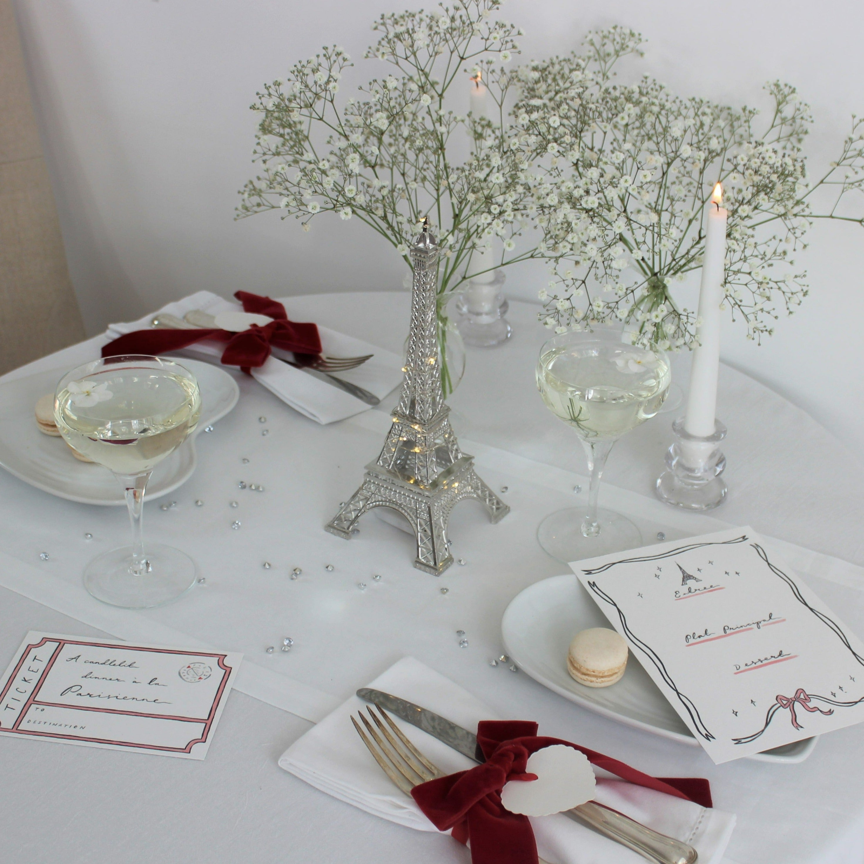 Table in Paris - Valentine's Red